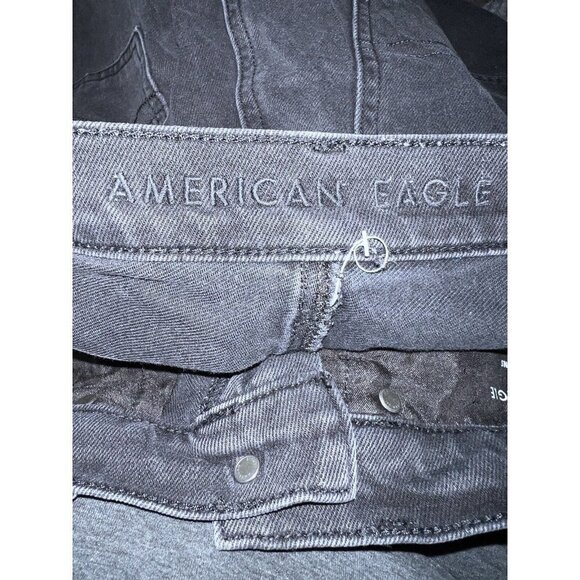 AMERICAN EAGLE Womens Black Wash Distressed Mom Straight Jeans Size 6 Short - Picture 13 of 15